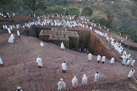  The Lalibela Cross:  A Monumental Testament to Faith Carved From Living Stone!